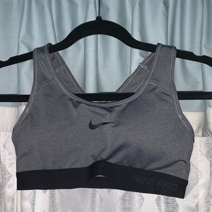 NIKE BRA